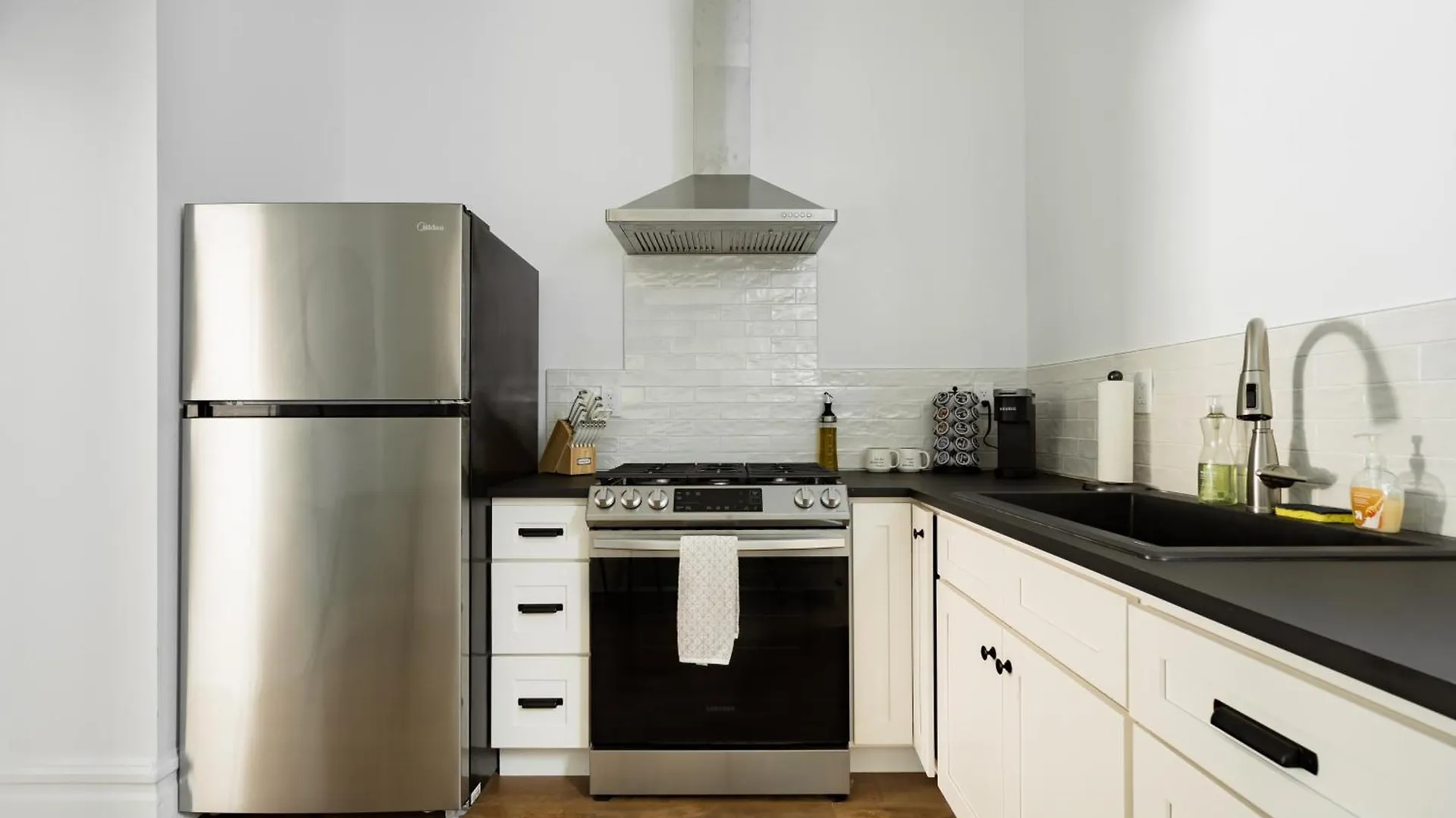 Apartment Stay Portland - The Etoile Suite - Nob Architecture & Boutiques