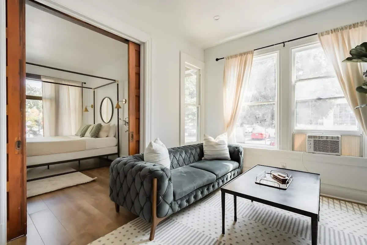 Stay Portland - The Etoile Suite - Nob Architecture & Boutiques